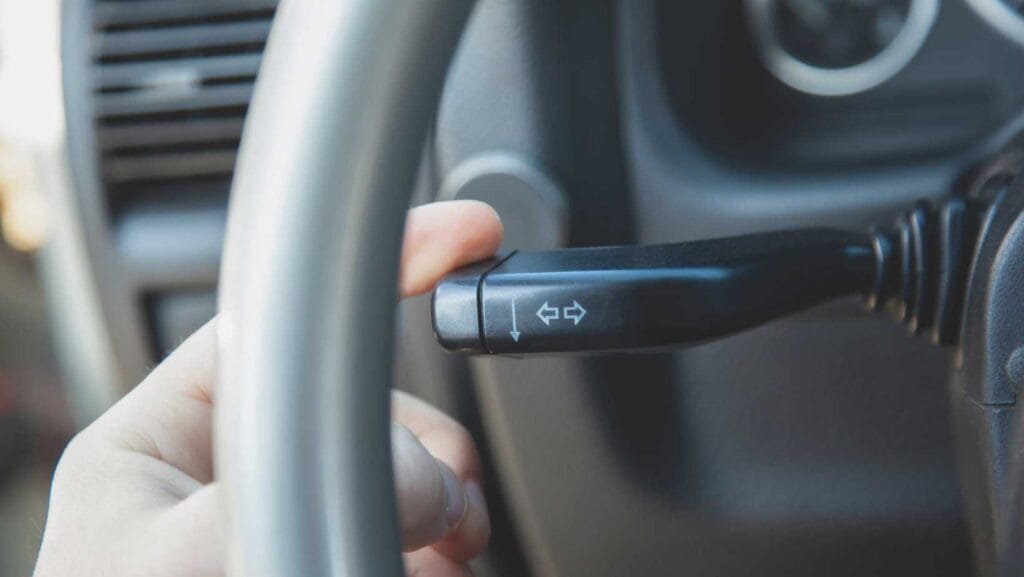 How to turn on interior lights in Honda Odyssey 2023